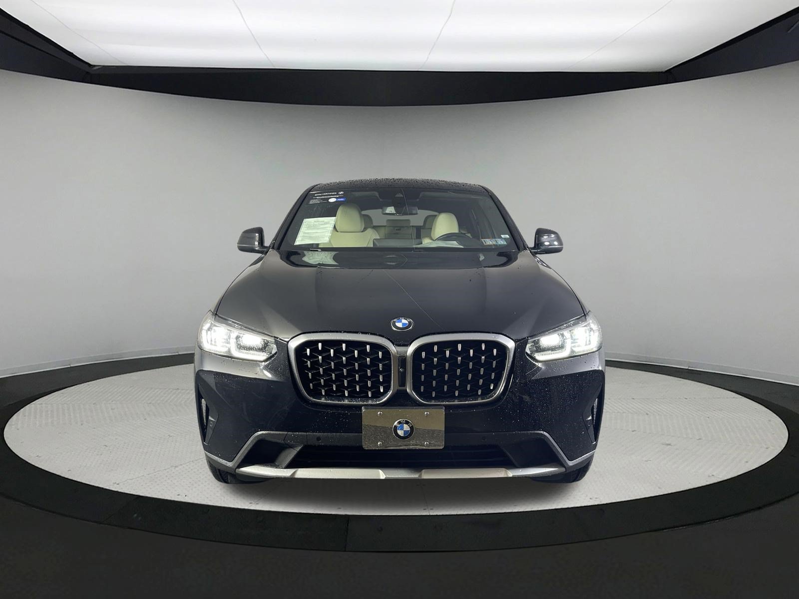 Certified 2023 BMW X4 xDrive30i w/ Premium Package AWD/4WD image 2