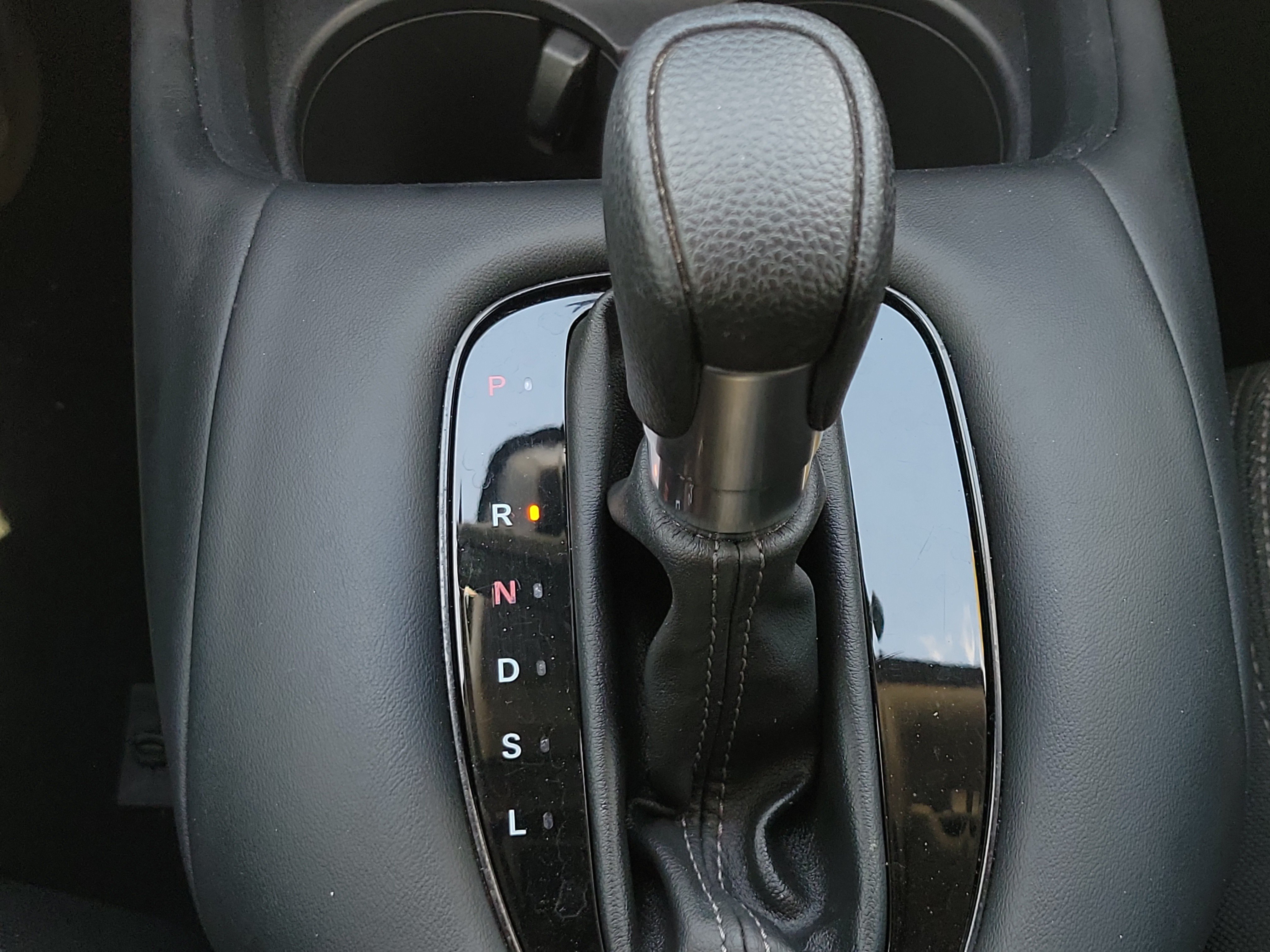 Used 2025 Honda HR-V LX image 25