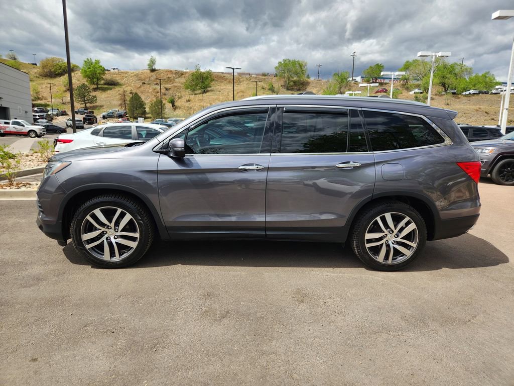 Used 2017 Honda Pilot Touring image 4