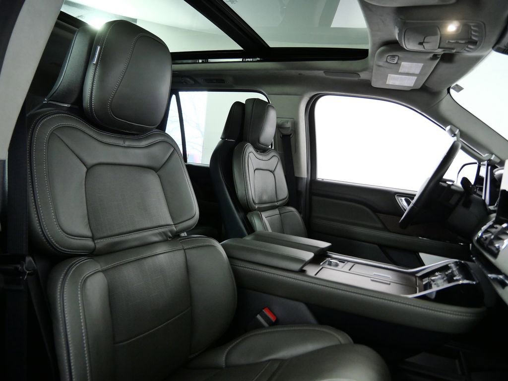 Certified 2022 Lincoln Navigator Black Label image 12