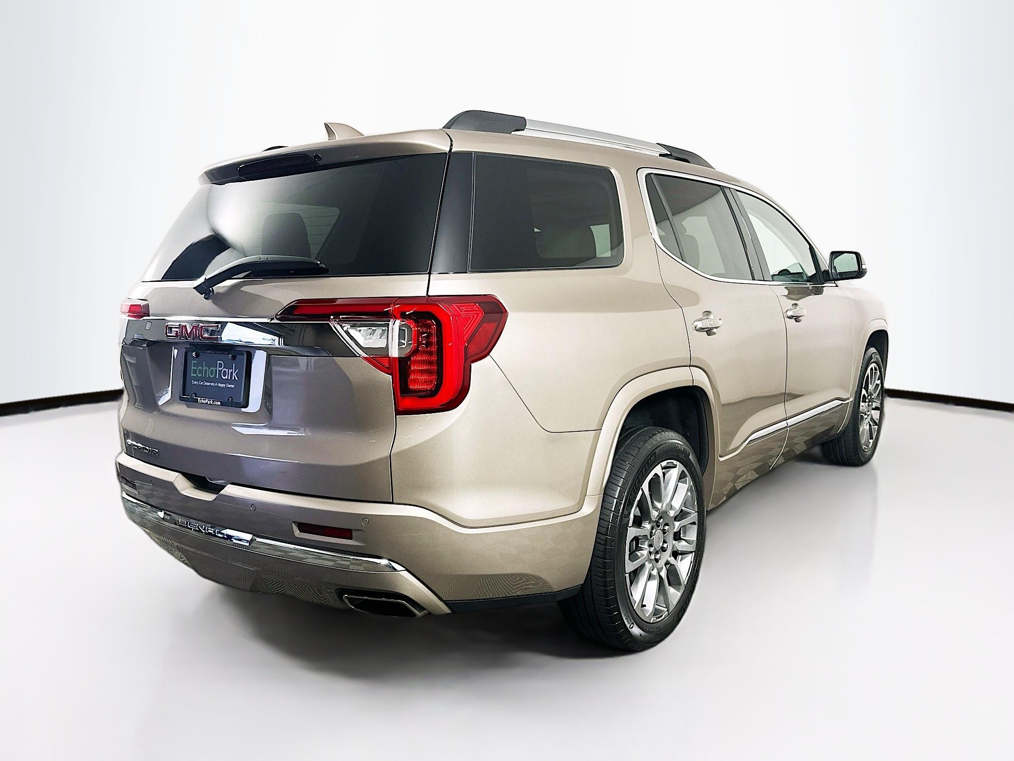 Used 2023 GMC Acadia Denali w/ Denali Ultimate Package FWD image 9