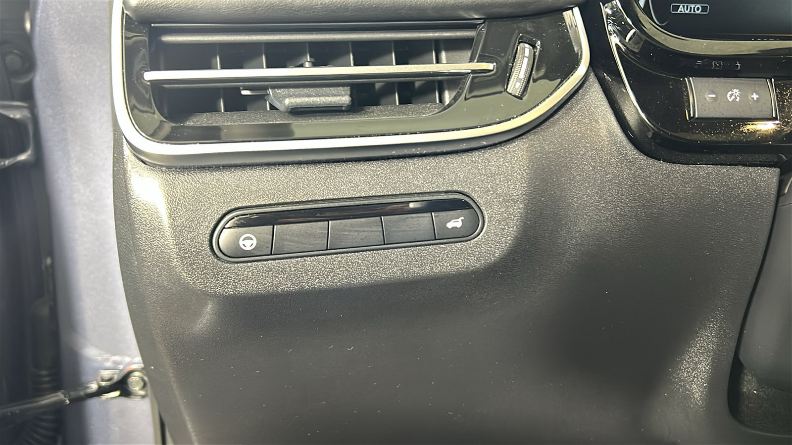 Used 2024 INFINITI QX60 Luxe AWD/4WD image 22