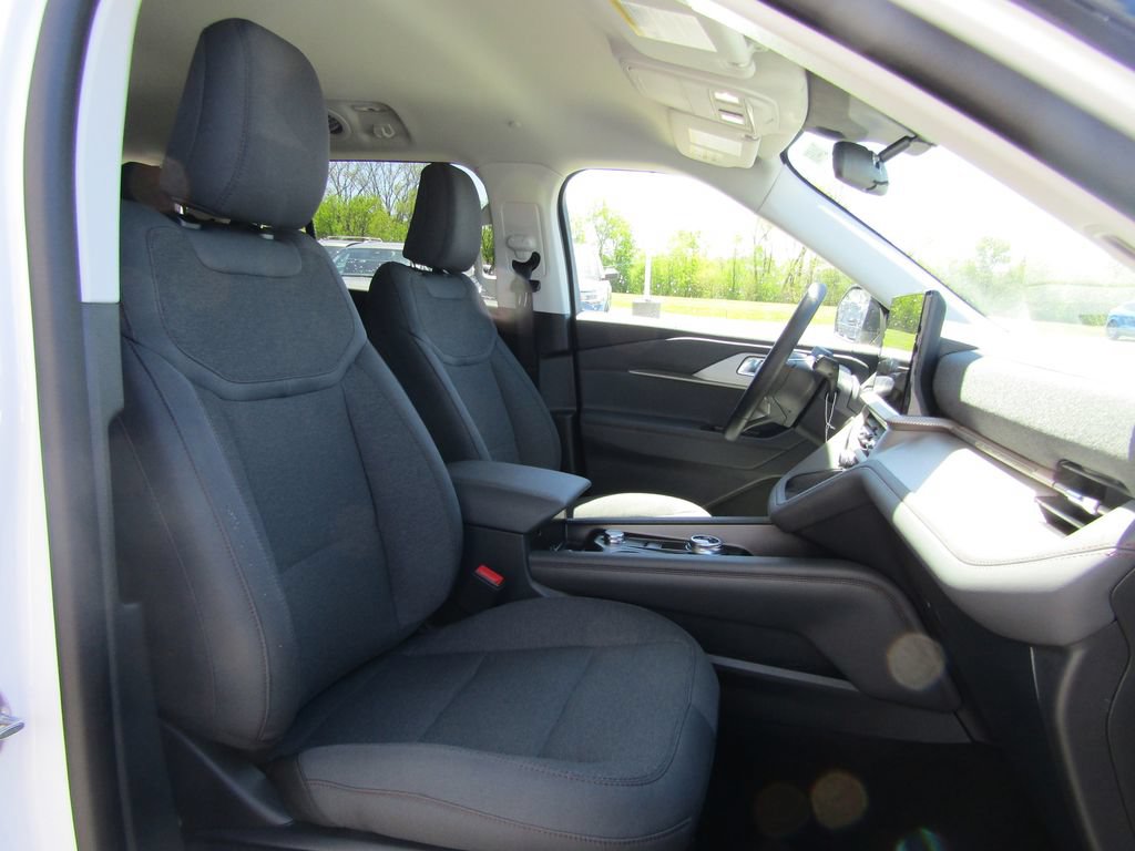 New 2026 Ford Explorer Active AWD/4WD image 18