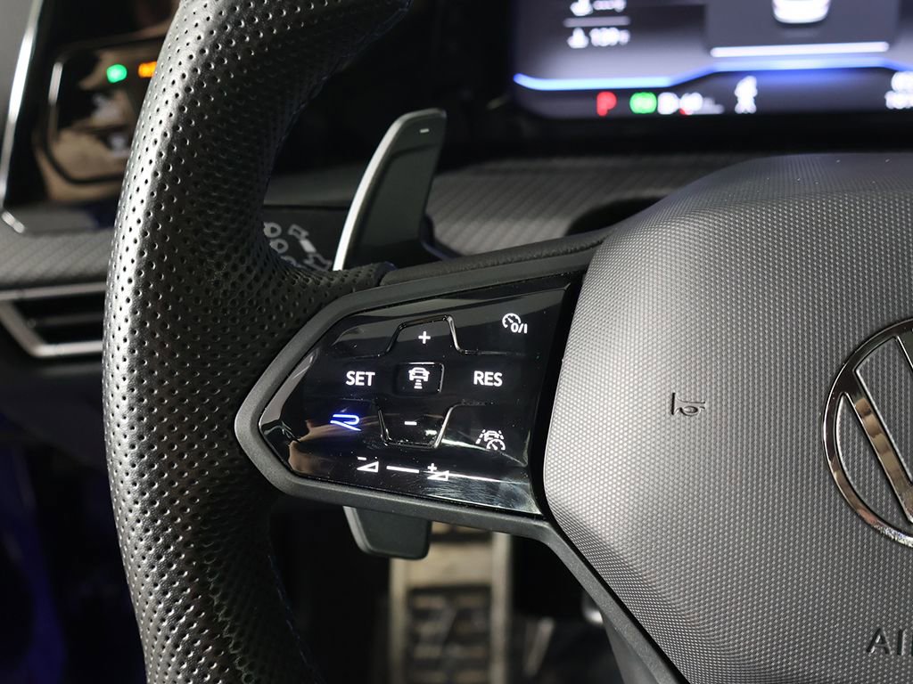 Used 2024 Volkswagen Golf R AWD/4WD image 44