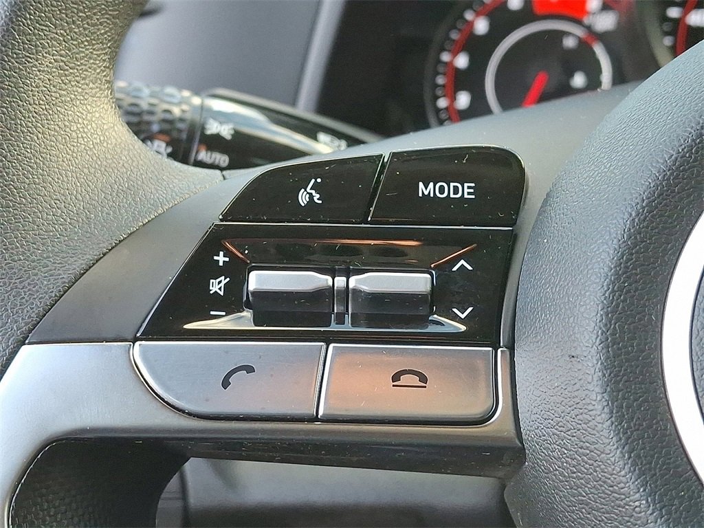 Used 2022 Hyundai Elantra SEL image 21