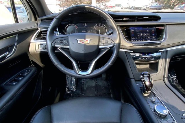Used 2024 Cadillac XT6 Luxury w/ LPO, Floor Liner Package AWD/4WD image 4