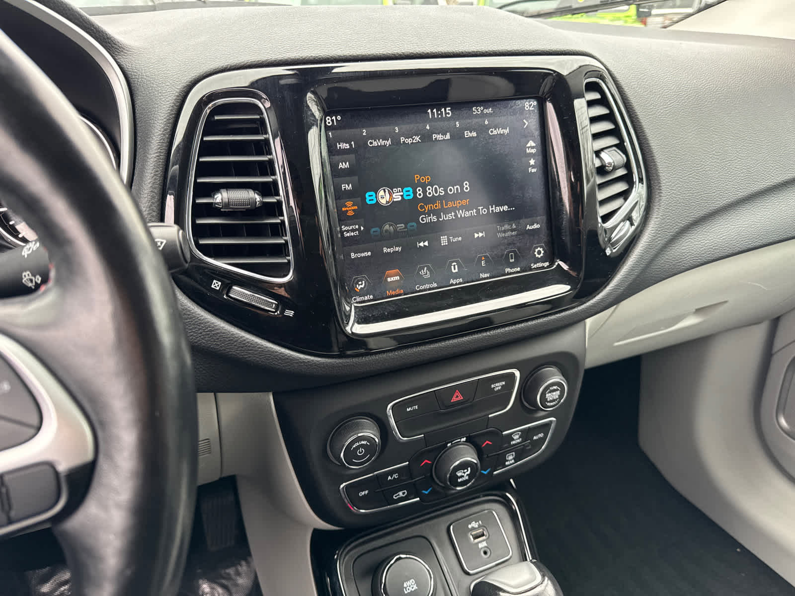 Used 2020 Jeep Compass Limited image 27