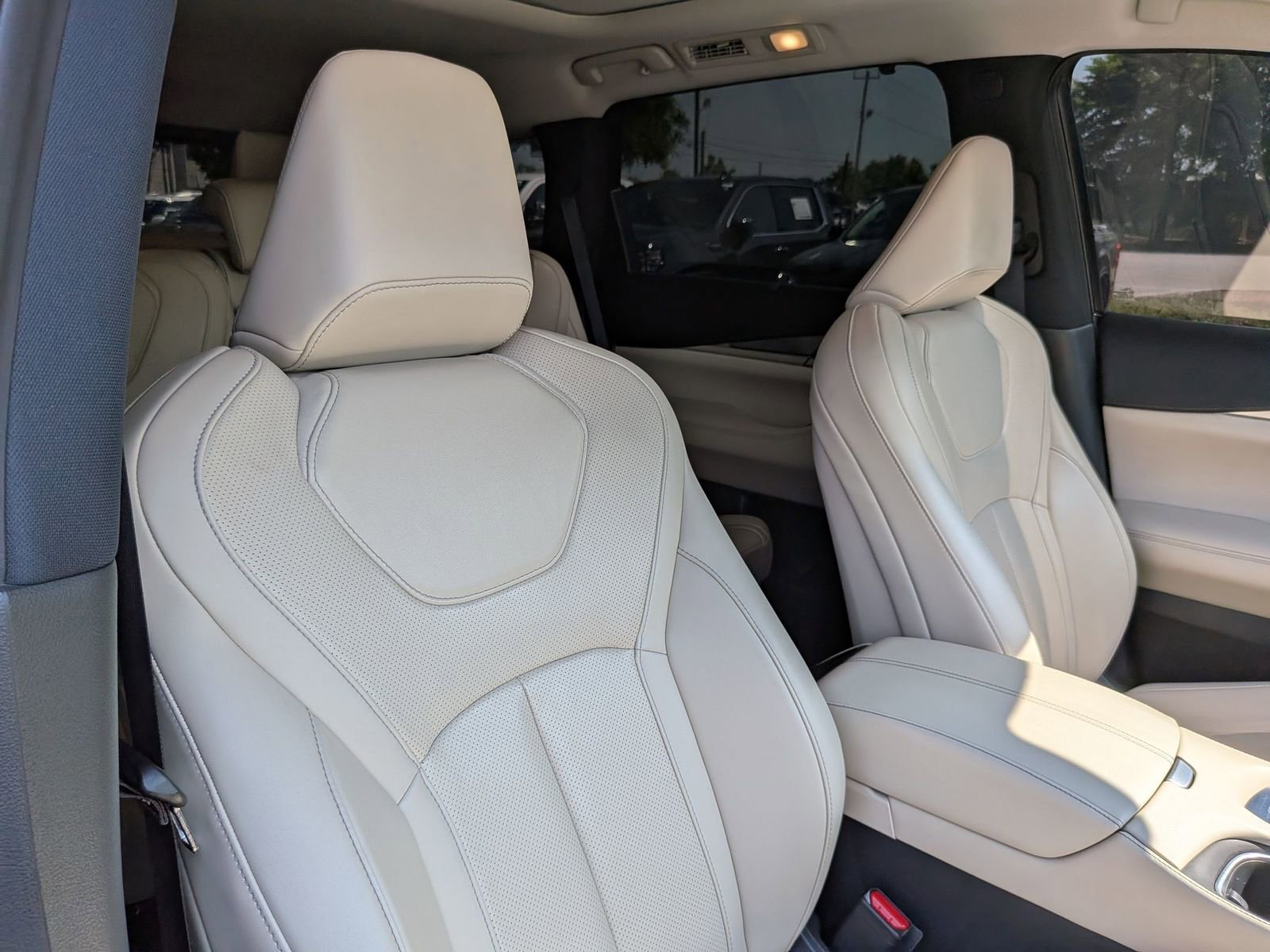 Used 2023 INFINITI QX60 Luxe w/ Cargo Package image 40