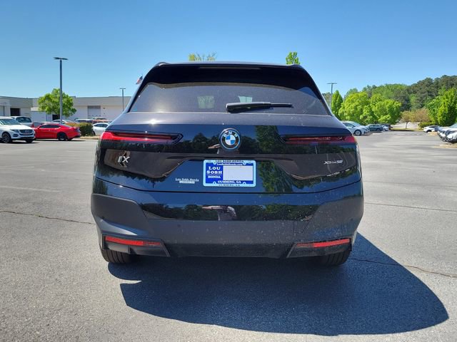 Used 2022 BMW iX xDrive50 w/ Dynamic Handling Package image 5