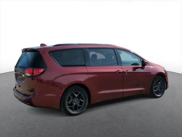 Certified 2019 Chrysler Pacifica Limited w/ S Appearance Package FWD image 8