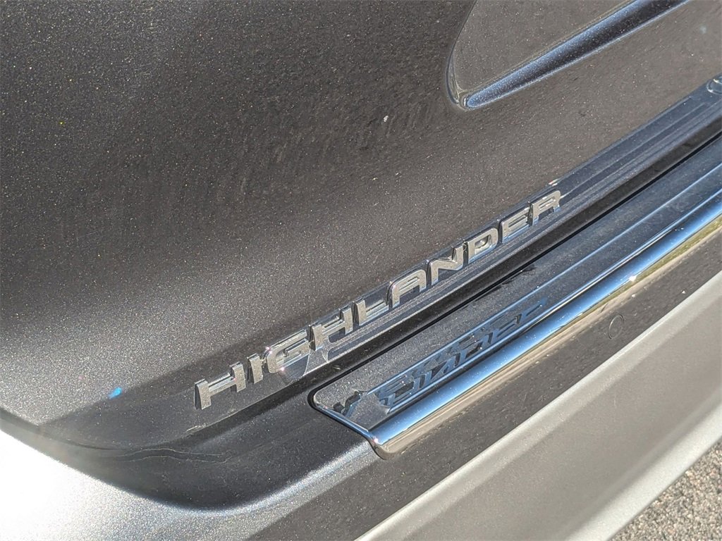 Used 2021 Toyota Highlander Platinum image 12