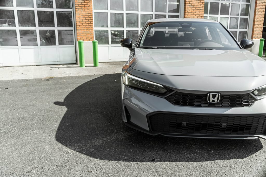 Used 2025 Honda Civic Sport image 29