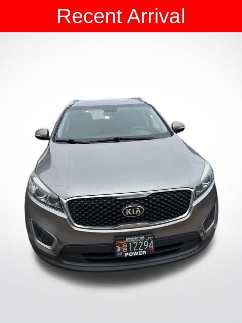 Used 2017 Kia Sorento LX w/ LX Convenience Package image 8