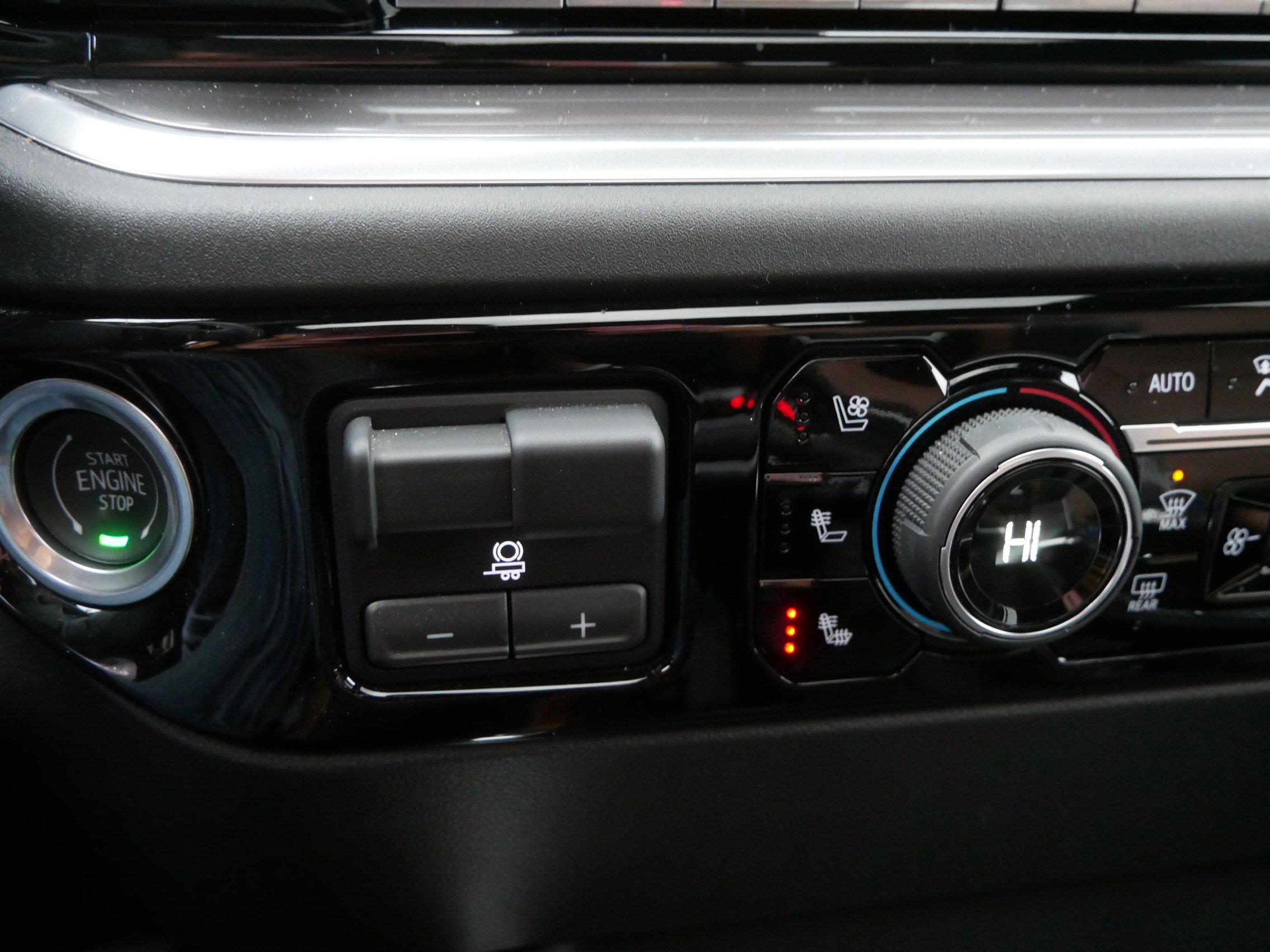 Used 2023 Chevrolet Silverado 1500 High Country w/ High Country Premium Package image 32