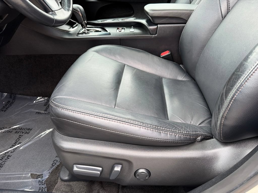 Used 2016 Toyota Avalon XLE Plus FWD image 35