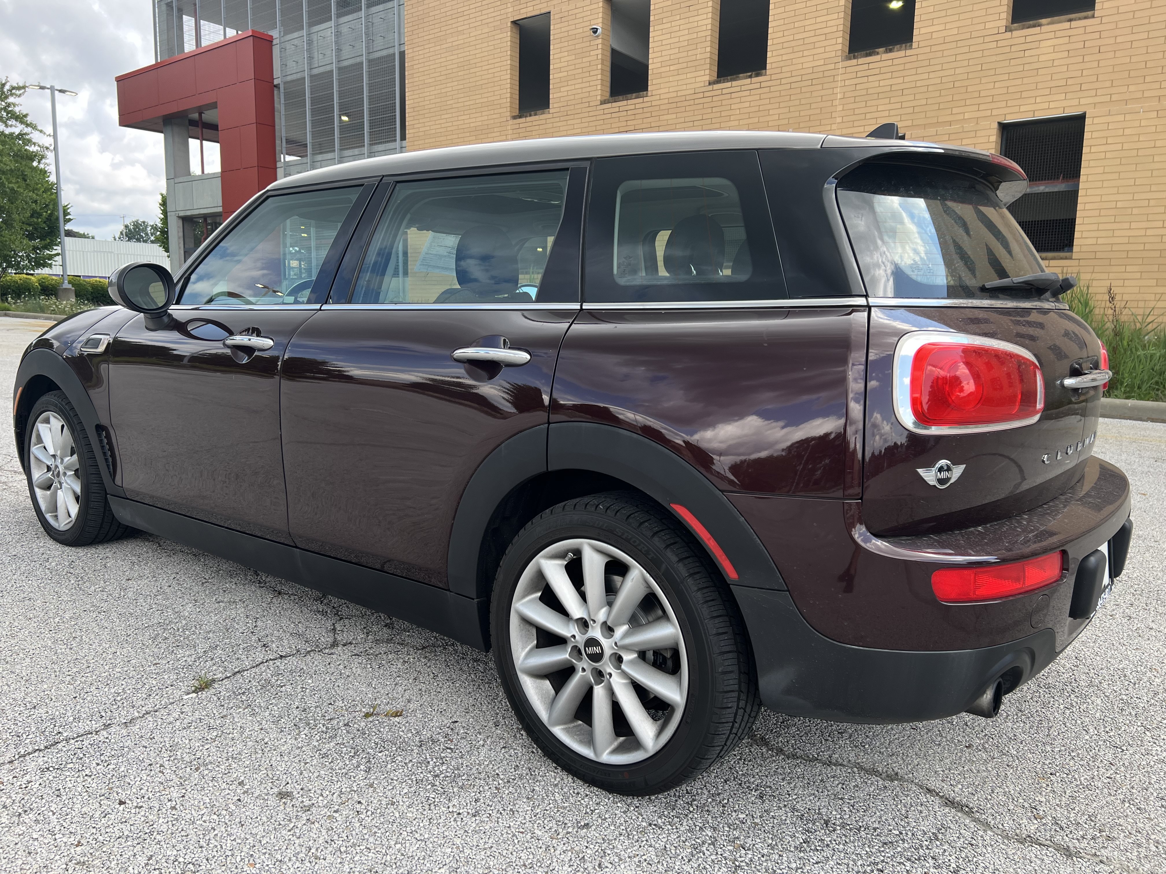 Used 2016 MINI Cooper Clubman FWD image 4
