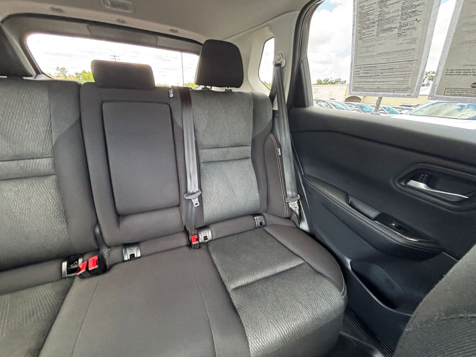 Used 2025 Nissan Rogue SV FWD image 39