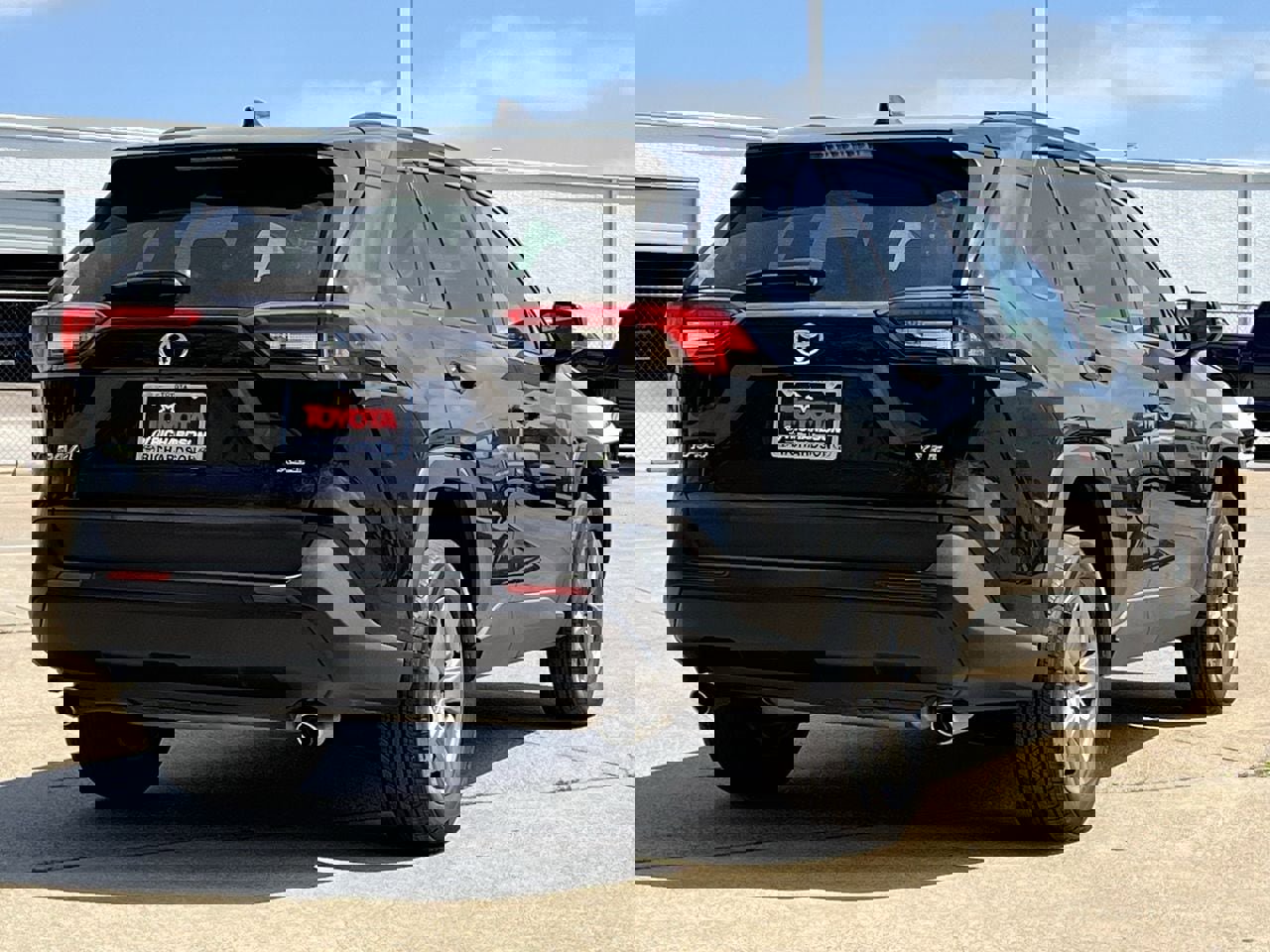 Used 2024 Toyota RAV4 XLE image 4