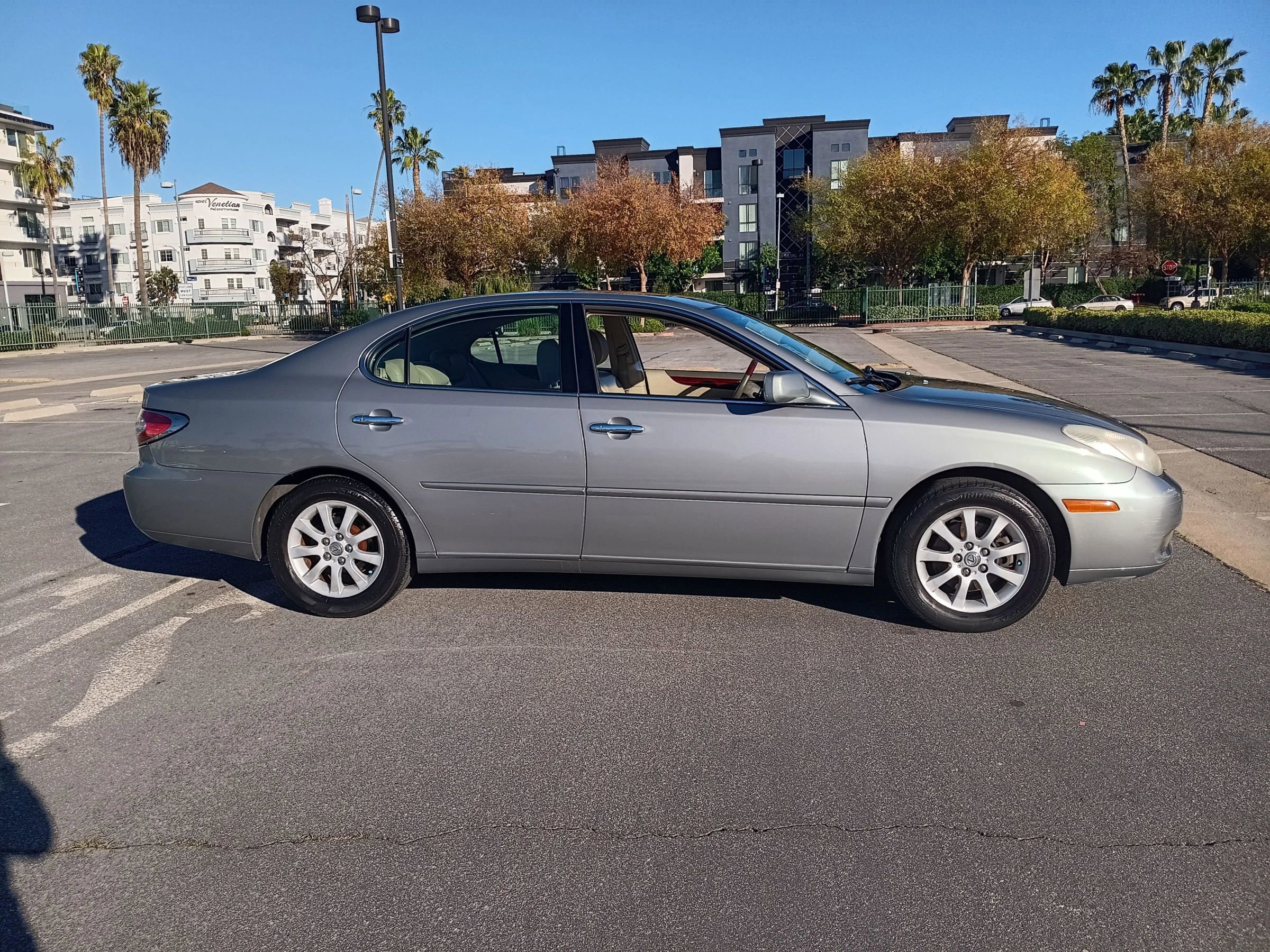 Used 2004 Lexus ES 330 image 4