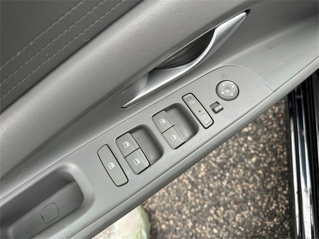 Used 2021 Hyundai Elantra SE image 19