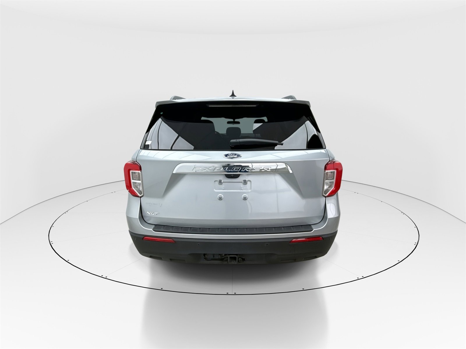 Used 2023 Ford Explorer XLT w/ Class IV Trailer Tow Package image 7