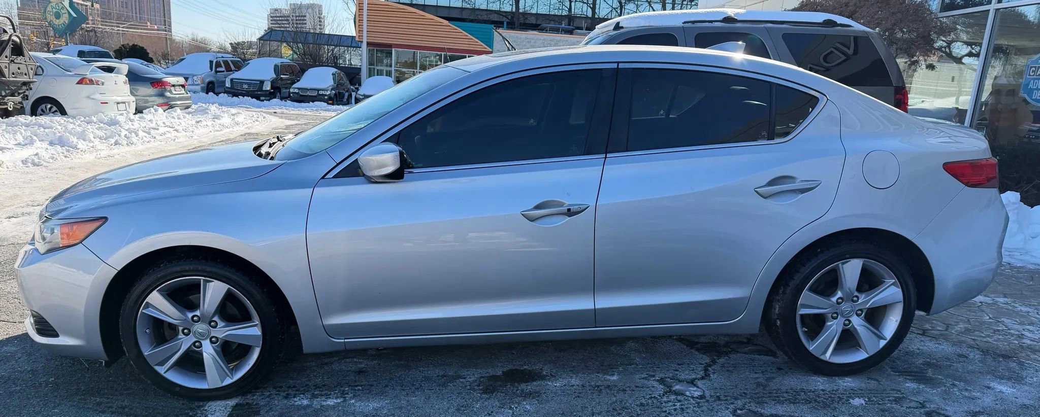 Used 2015 Acura ILX w/ Technology Package image 4