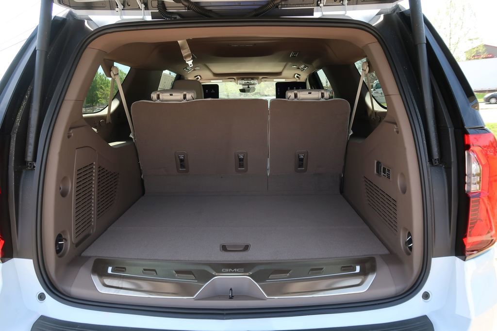 New 2026 GMC Yukon XL Denali w/ Denali Reserve Package image 27