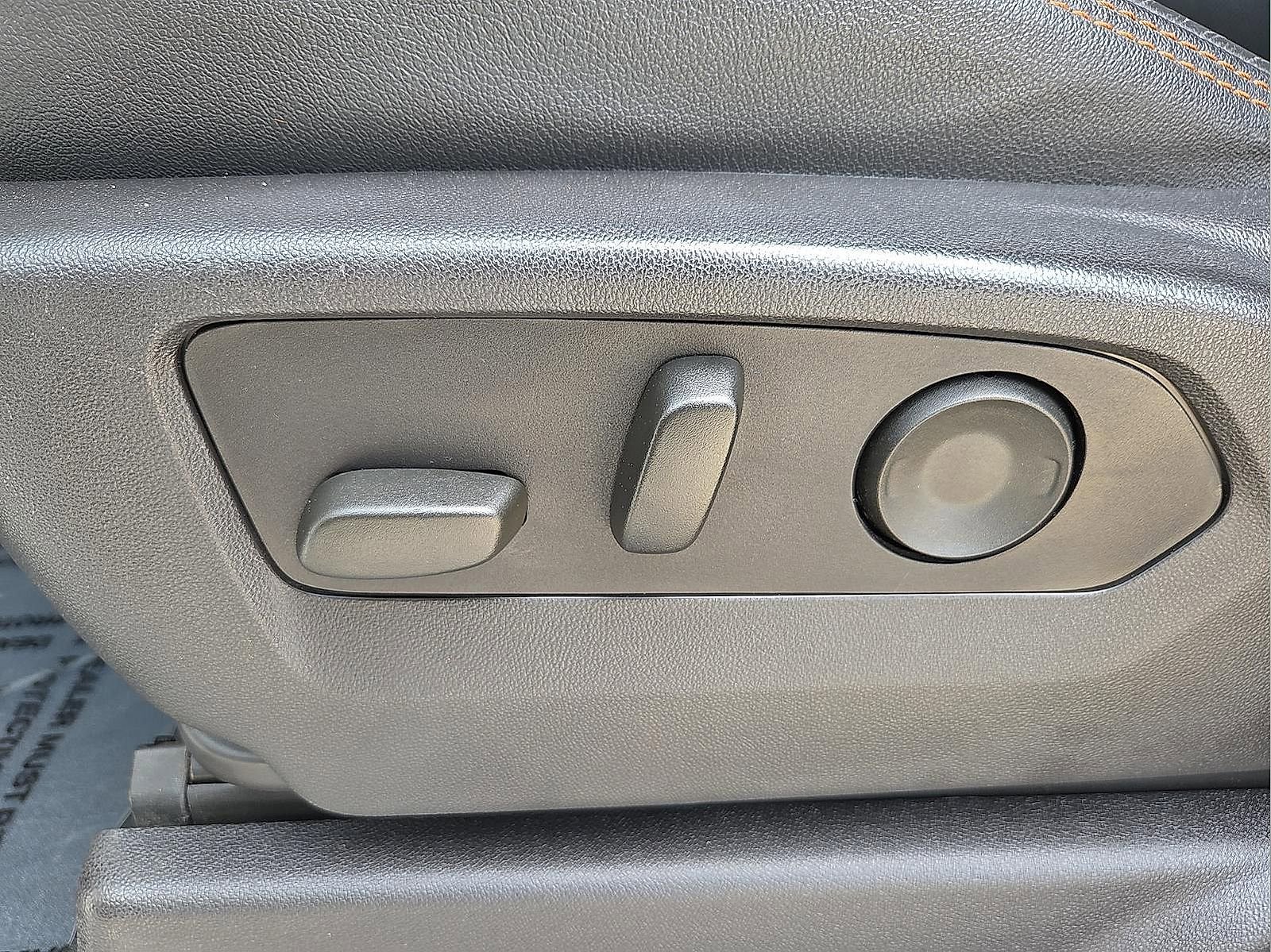 Used 2024 GMC Sierra 1500 AT4 w/ Technology Package image 15