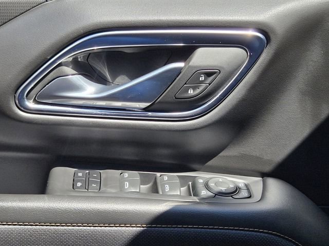 Used 2023 GMC Yukon AT4 image 32