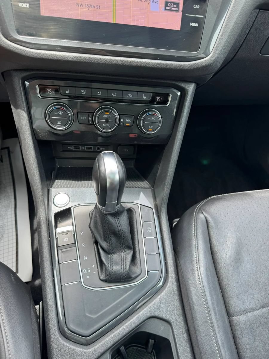 Used 2018 Volkswagen Tiguan SEL FWD image 28