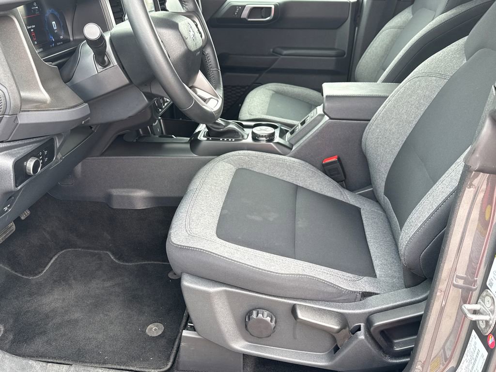 Used 2025 Ford Bronco Big Bend image 9