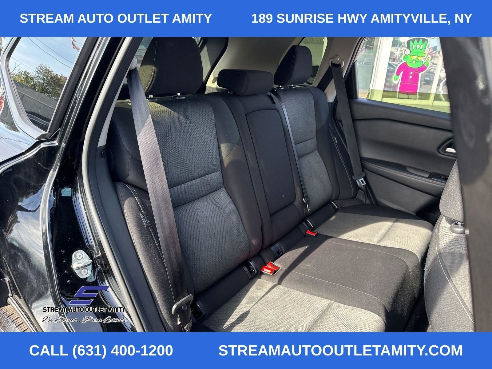 Used 2024 Nissan Rogue SV image 15