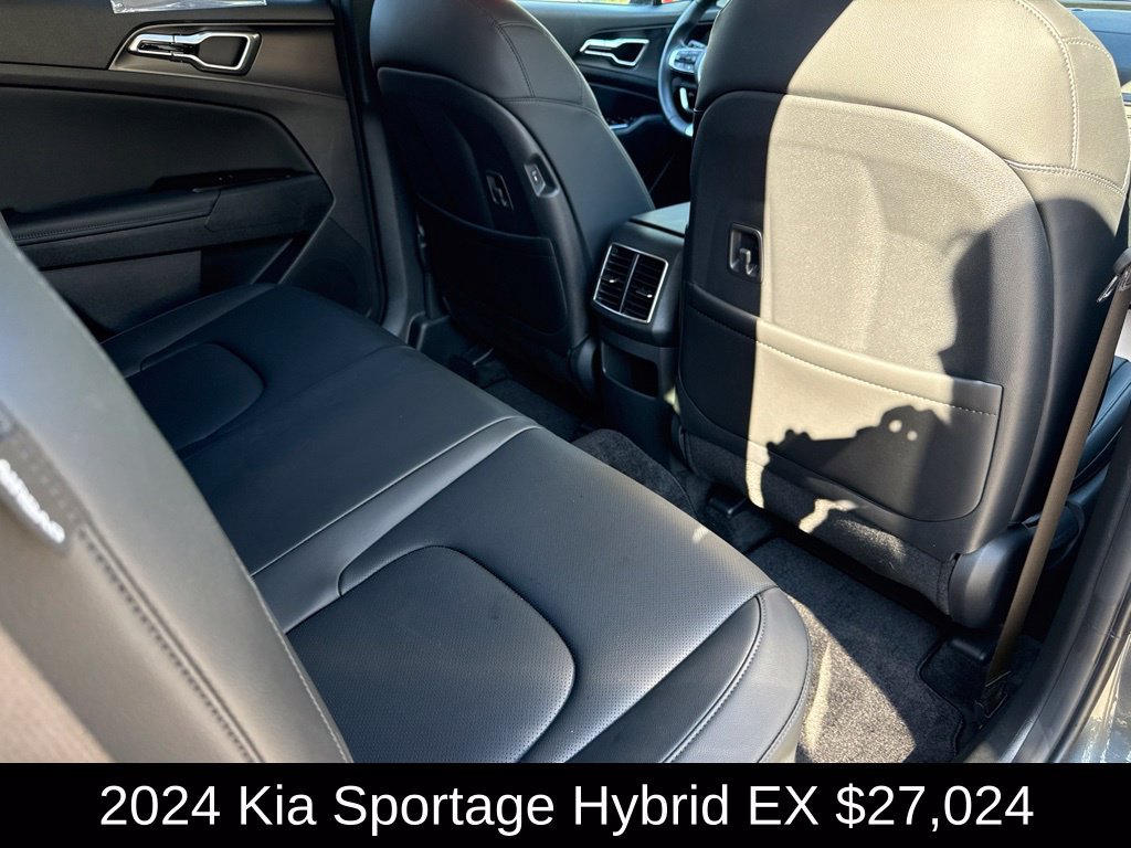 Used 2024 Kia Sportage EX AWD/4WD image 19