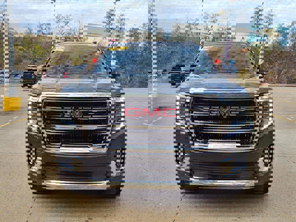 Used 2021 GMC Yukon SLT w/ SLT Luxury Plus Package image 3