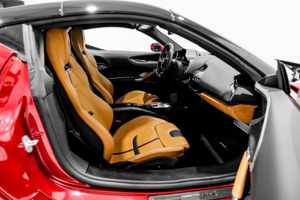 Used 2022 Ferrari SF90 Spider image 28