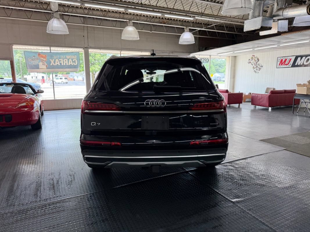 Used 2020 Audi Q7 3.0T Premium Plus w/ Premium Plus Package AWD/4WD image 6