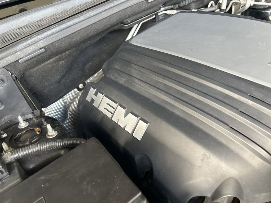 Used 2018 Dodge Durango R/T w/ Blacktop Package image 16