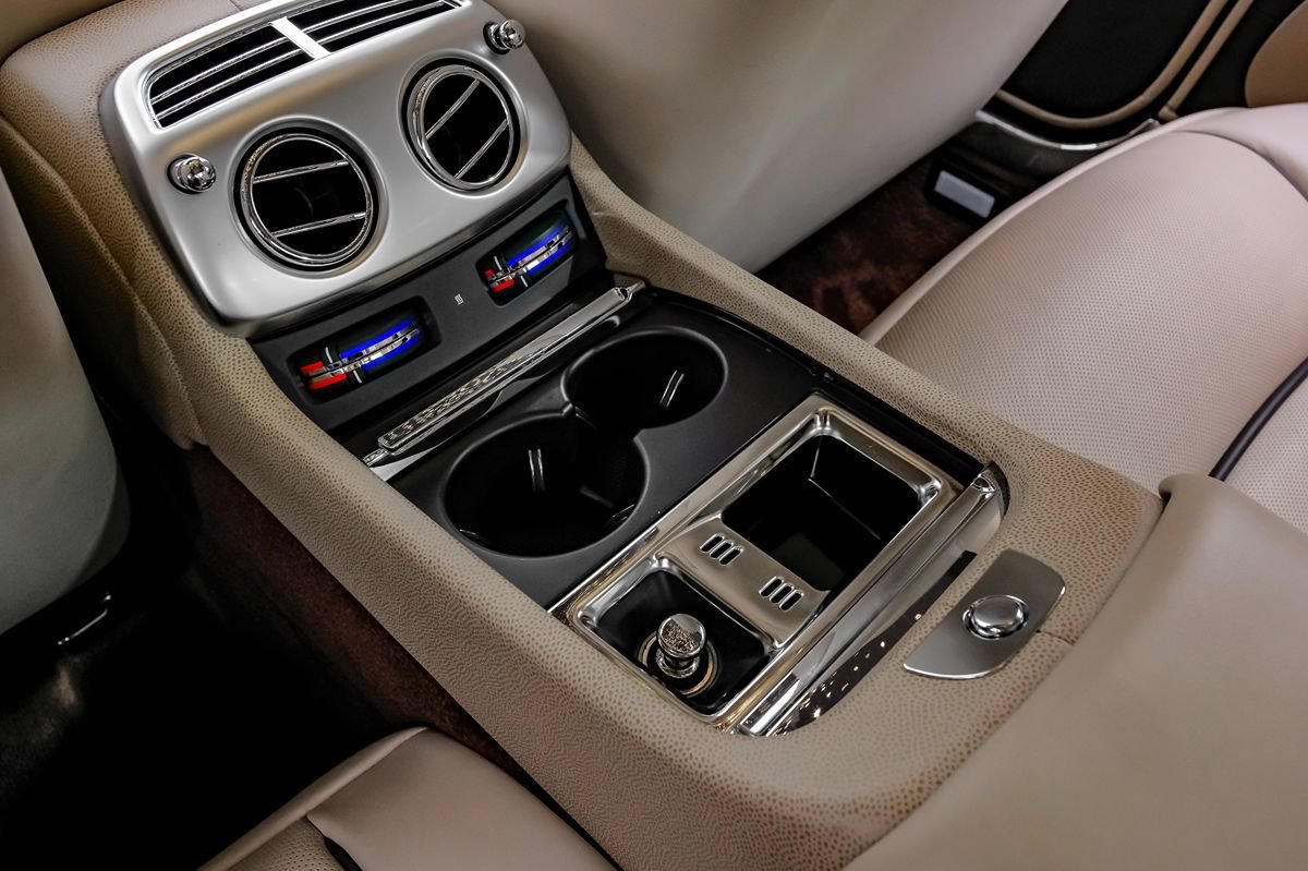 Used 2016 Rolls-Royce Wraith RWD image 26