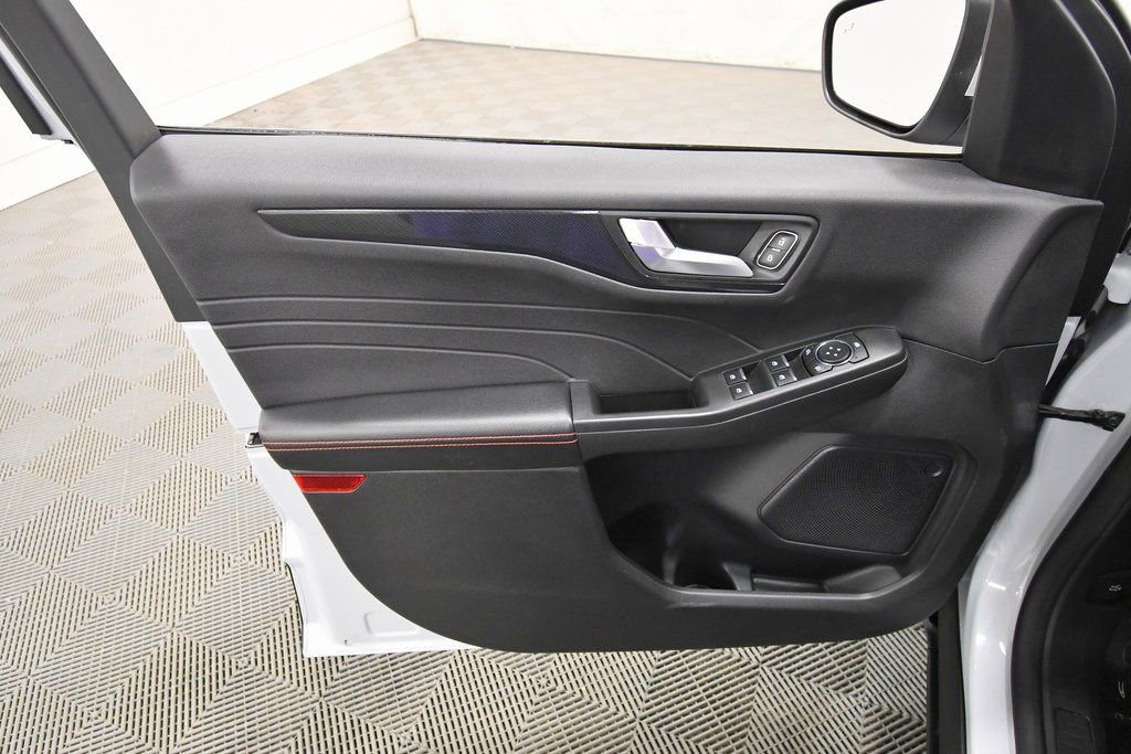 Used 2025 Ford Escape ST-Line Select image 13