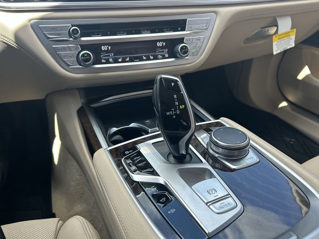 Used 2022 BMW 740i RWD image 20