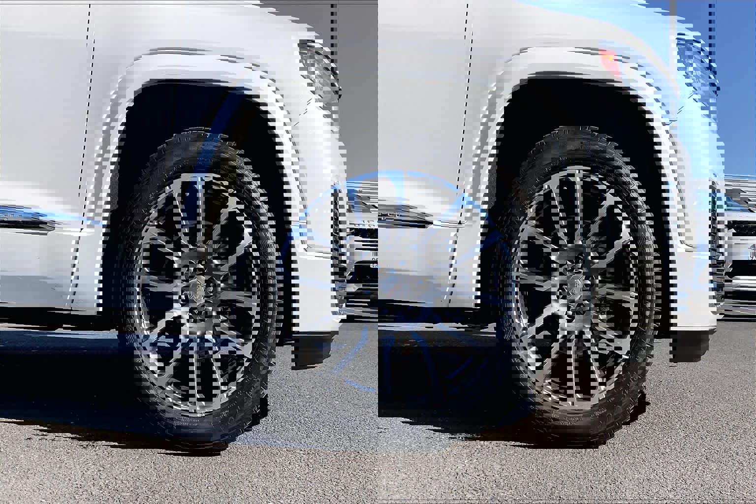 Used 2022 GMC Acadia Denali w/ Denali Ultimate Package image 11