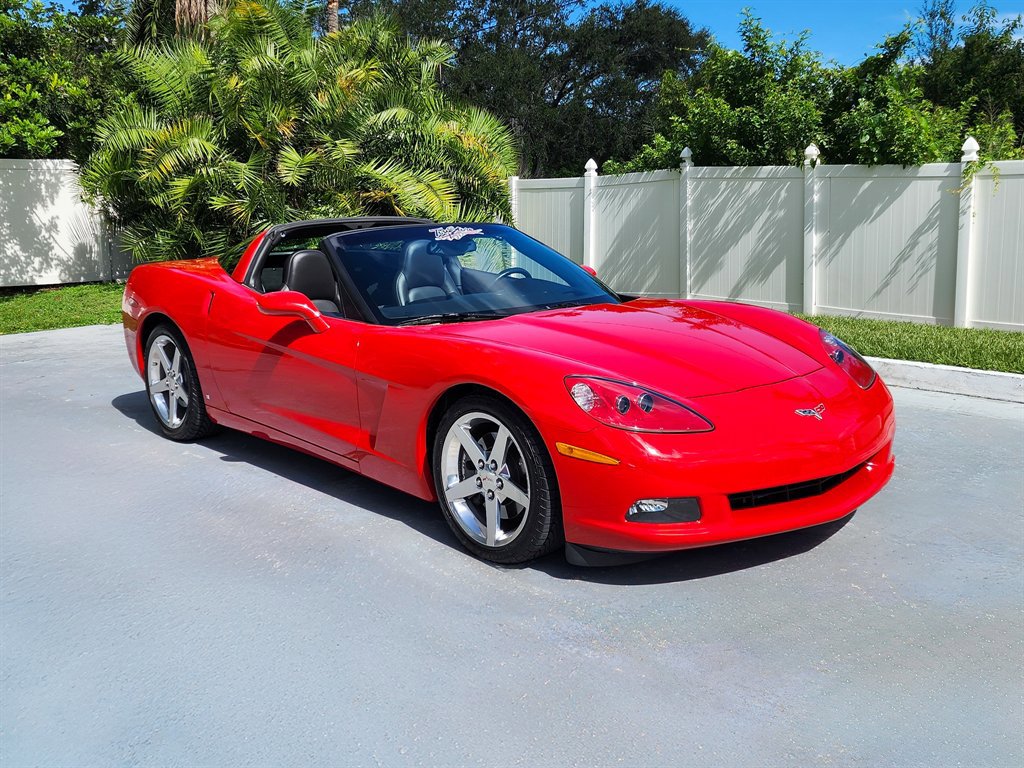 Used 2006 Chevrolet Corvette Coupe image 2