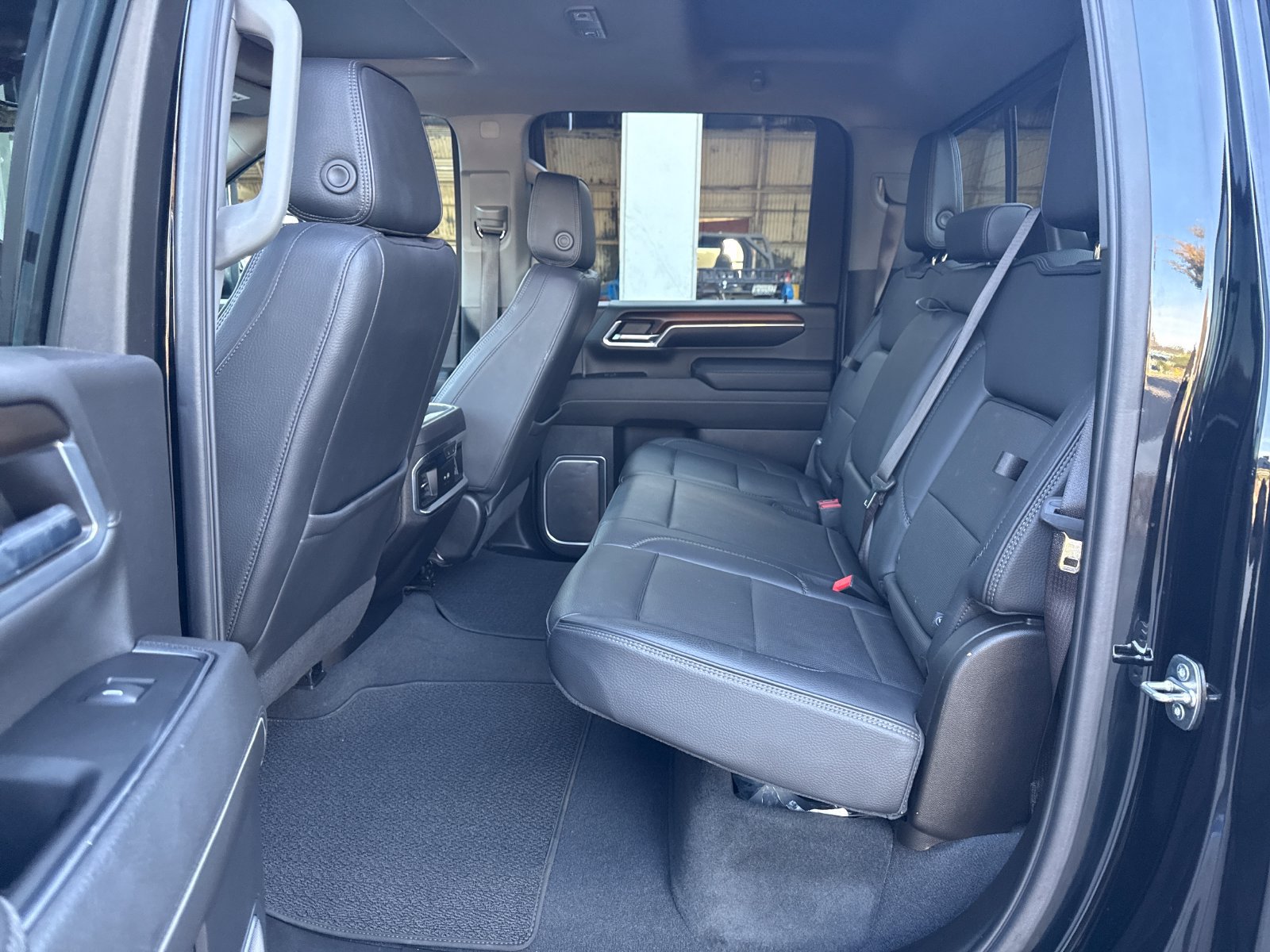 Used 2024 GMC Sierra 2500 Denali w/ Denali Reserve Package AWD/4WD image 25