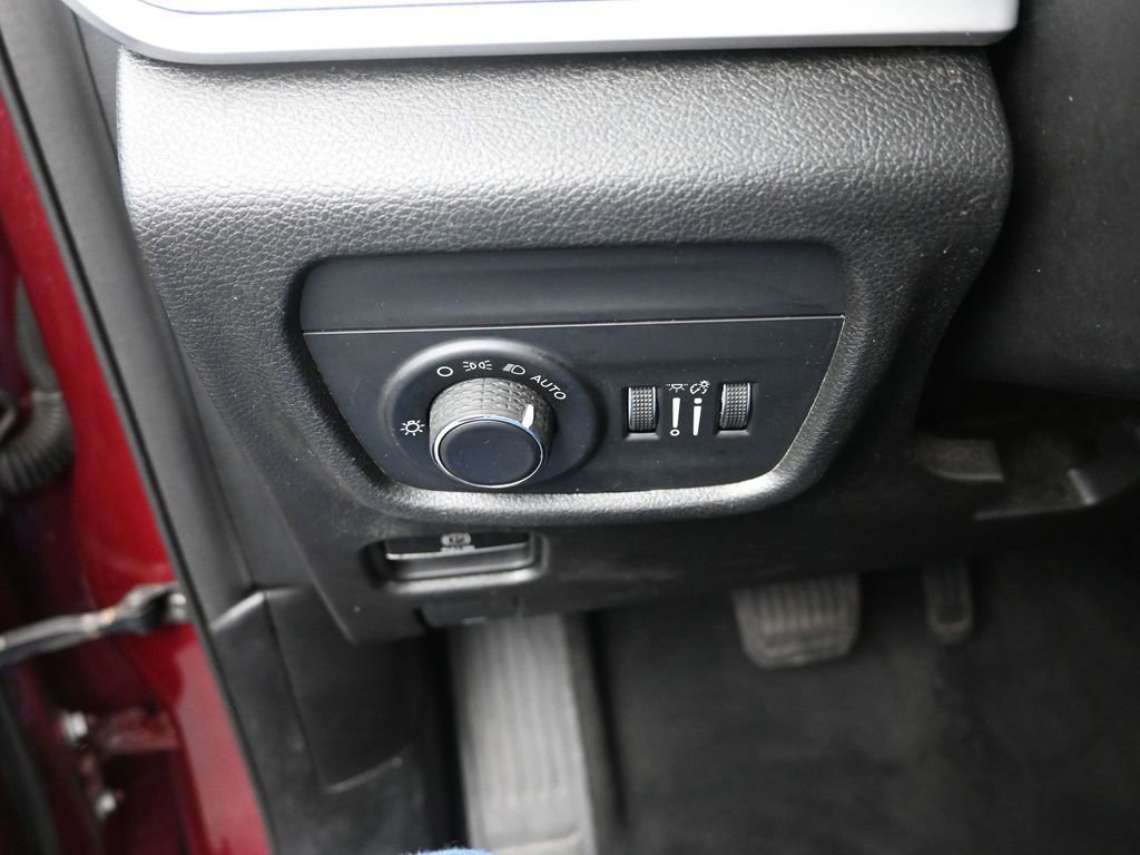 Used 2023 Jeep Grand Cherokee L Laredo image 35