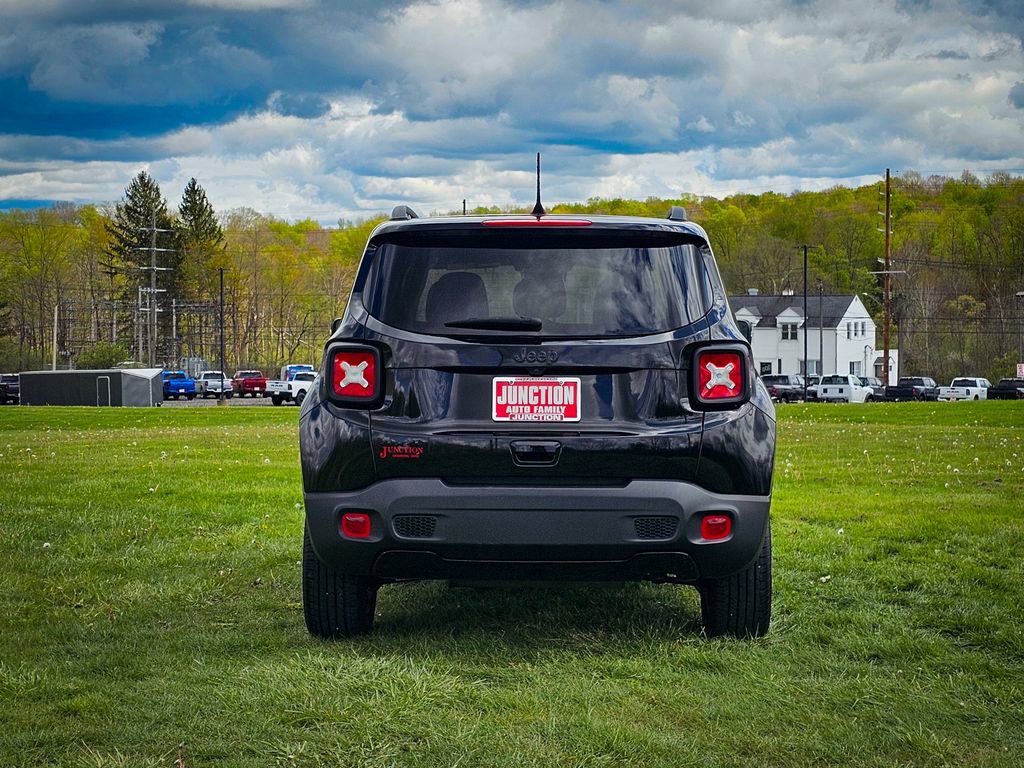 Certified 2022 Jeep Renegade Altitude w/ Convenience Group AWD/4WD image 4