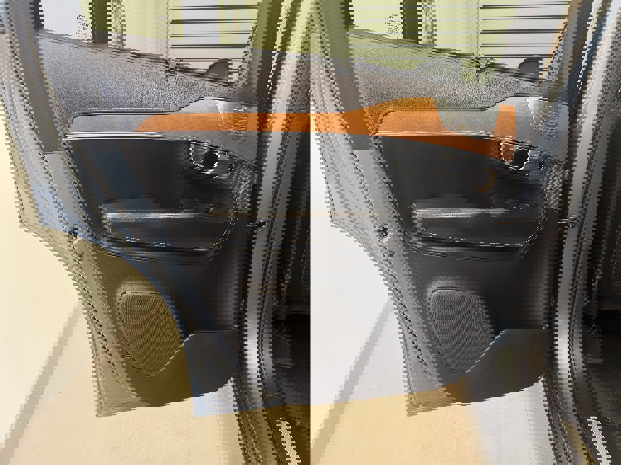 Used 2018 Volvo XC90 T6 Inscription w/ Convenience Package image 32