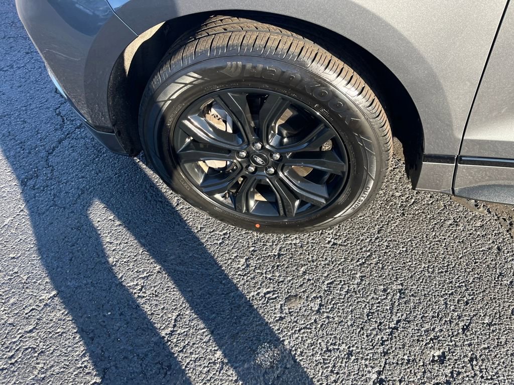 Used 2024 Ford Edge SE w/ Black Appearance Package image 33