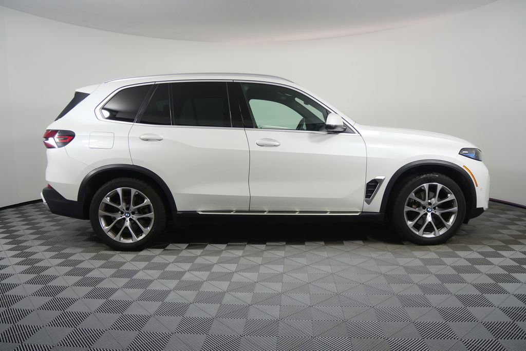 Certified 2024 BMW X5 xDrive40i image 2