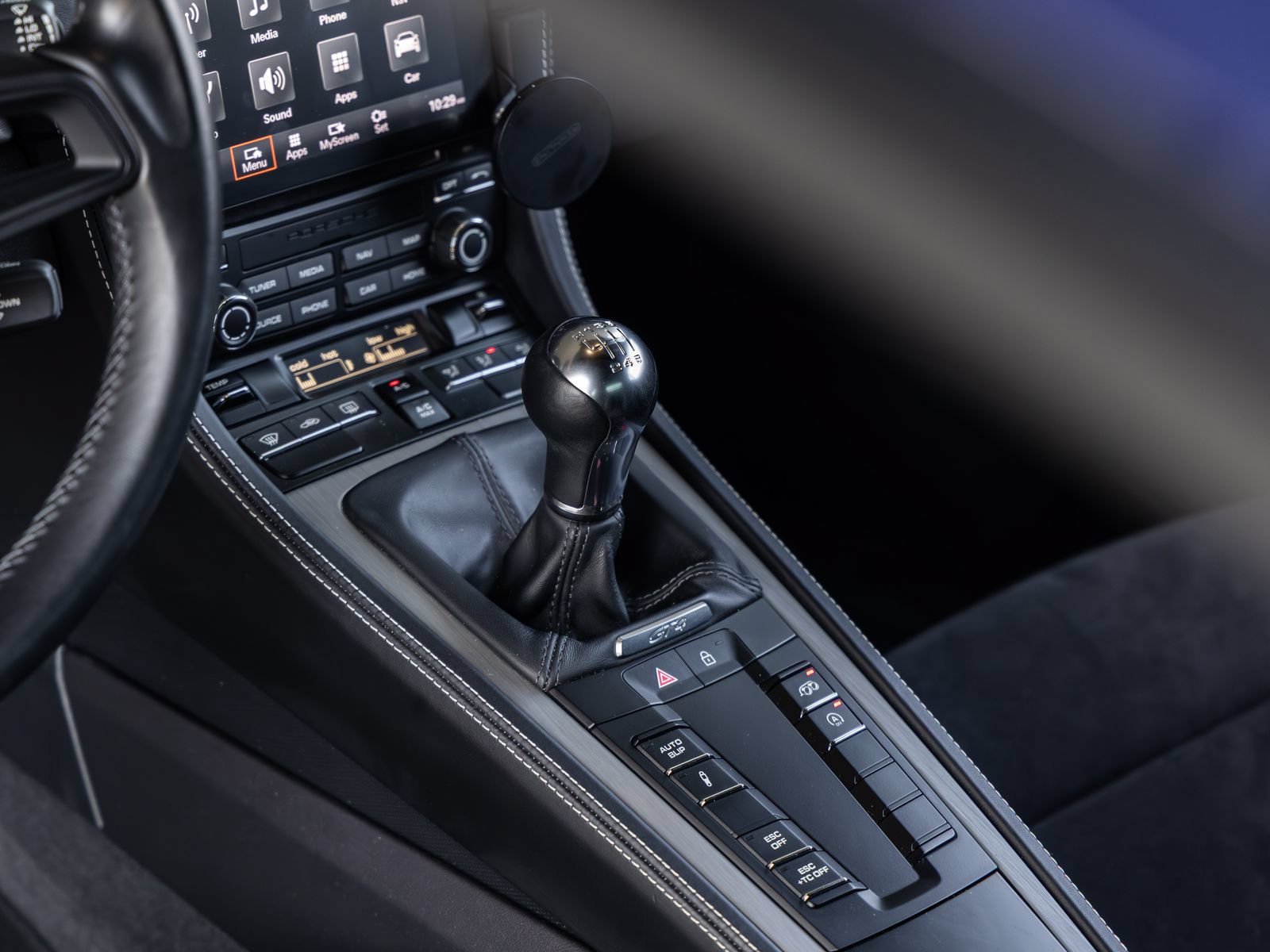 Certified 2020 Porsche 718 Cayman GT4 RWD image 38