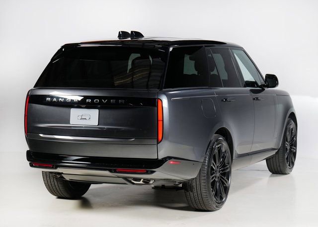 New 2026 Land Rover Range Rover SE image 2